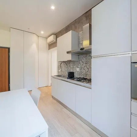 Superhouse Heart Of Milán